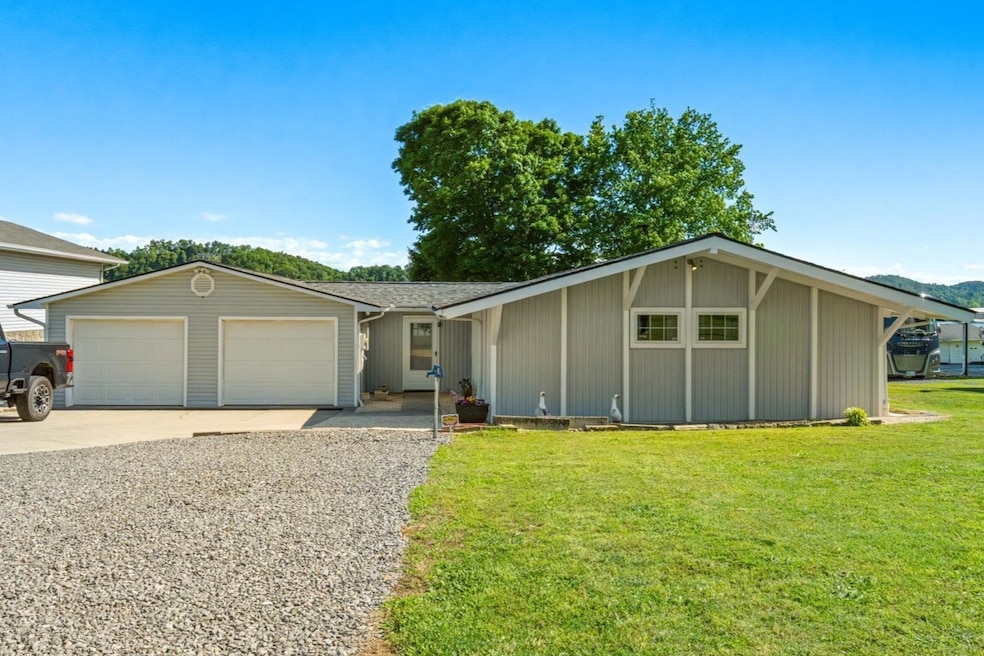 1648 Canal Ln, Dandridge, TN 37725 - photo 1