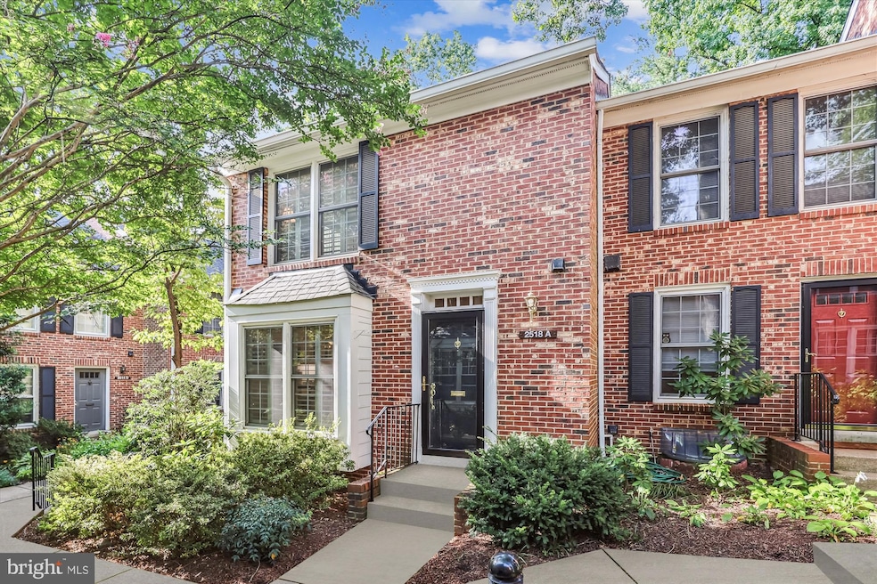 2518 S Walter Reed Dr unit A, Arlington, VA 22206 - photo 1