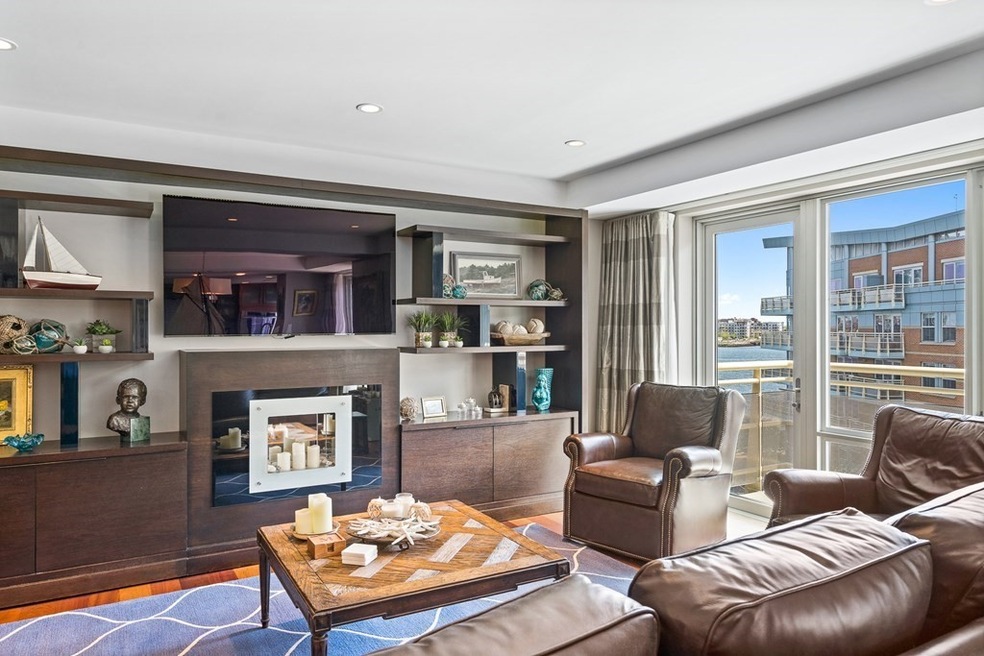 3 Battery Wharf unit 3506, Boston, MA 02109 - photo 1