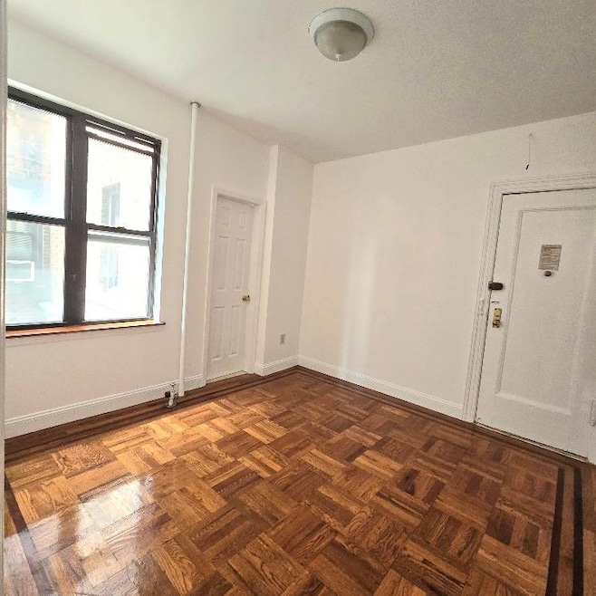 32-64 41st St unit 2 A, Long Island City, NY 11103 - photo 1