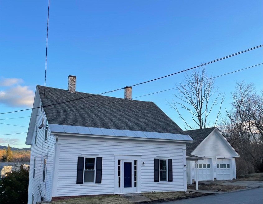 10 Crescent St, Pittsfield, NH 03263 - photo 1