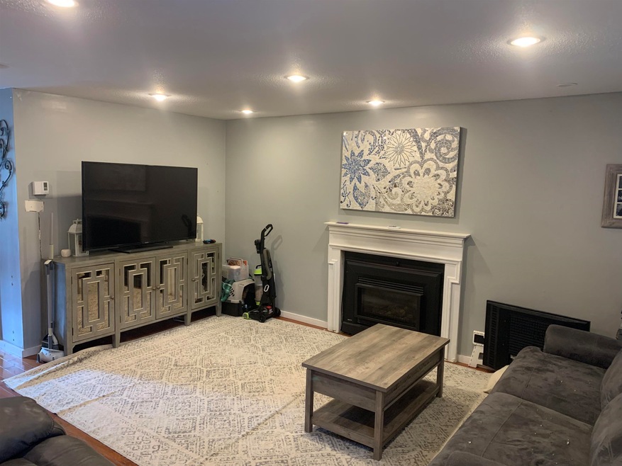 50 Fieldstone Dr unit 50, Londonderry, NH 03053 - photo 1