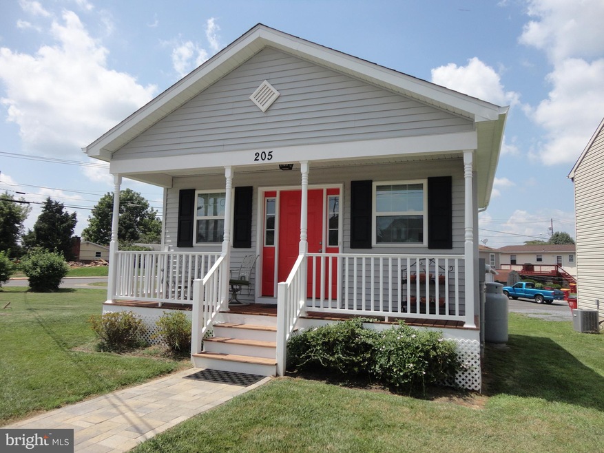 205 E 7th Ave, Ranson, WV 25438 - photo 1