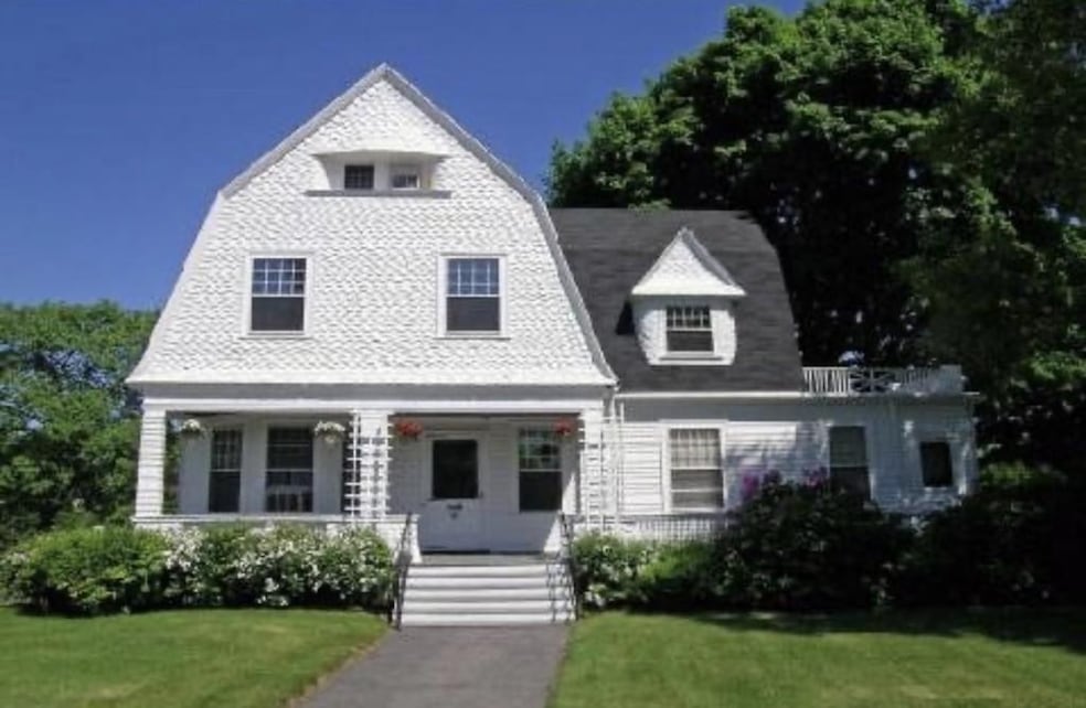 108 Walnut St unit 108, Newton, MA 02460 - photo 1