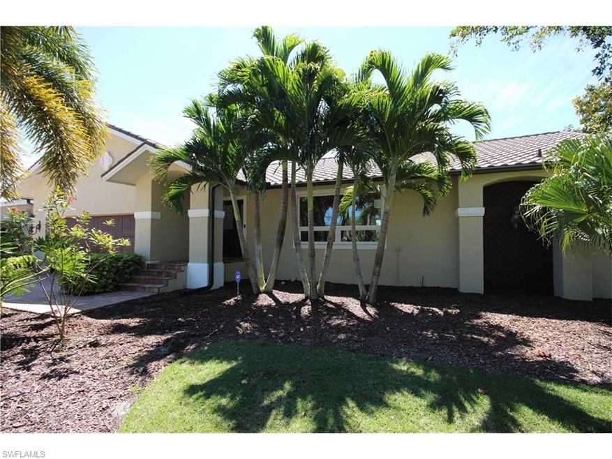 Lush Tropical Landscaping! Brand NEW METAL Barrel Style Roof.