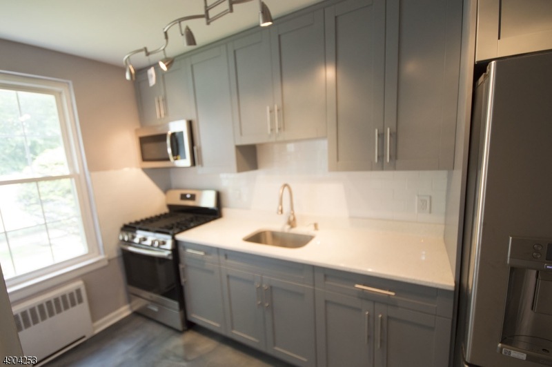 16 Parkway Village unit C, Cranford, NJ 07016 - photo 1