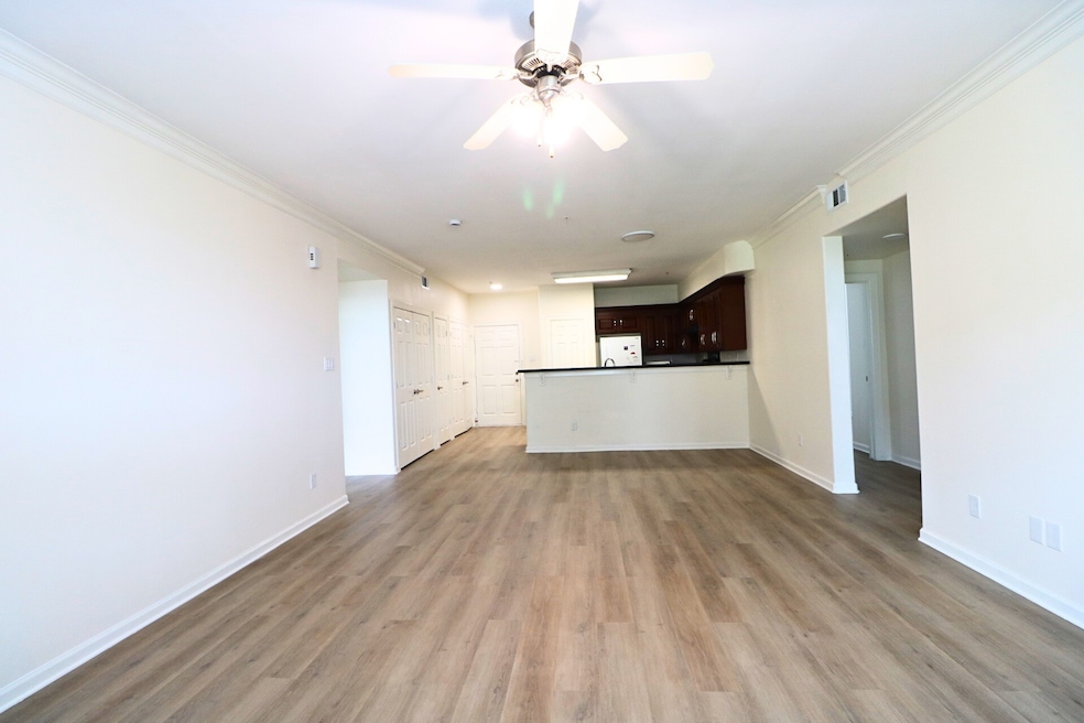 Beautiful spacious 3-bedroom, 2-bath condo home Lo