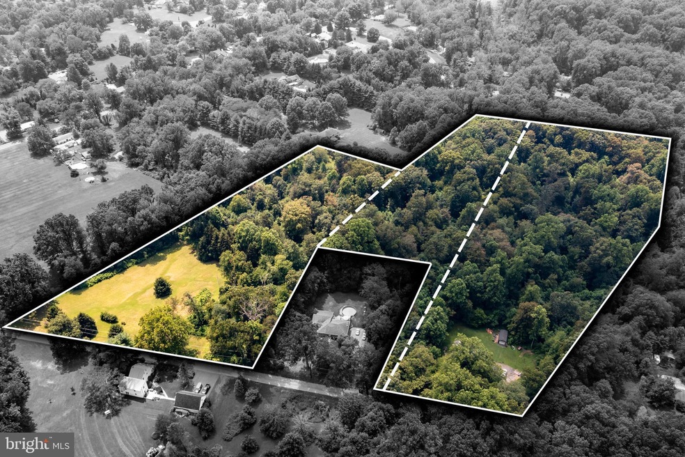 1199 Shenkel Rd, Pottstown, PA 19465 - photo 1