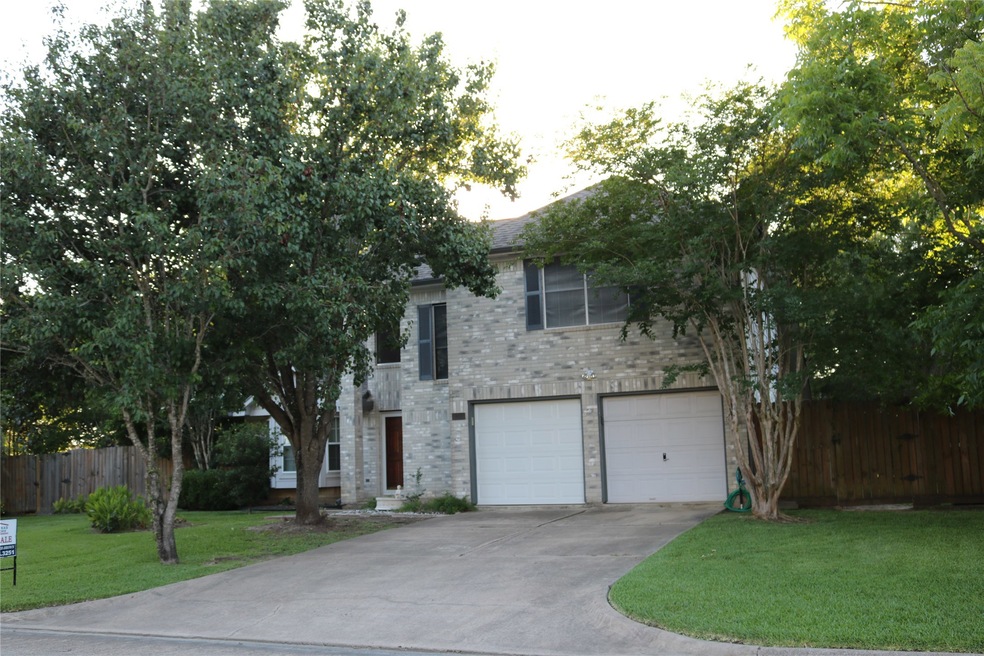 3210 Fox Run Dr, Alvin, TX 77511 - photo 1