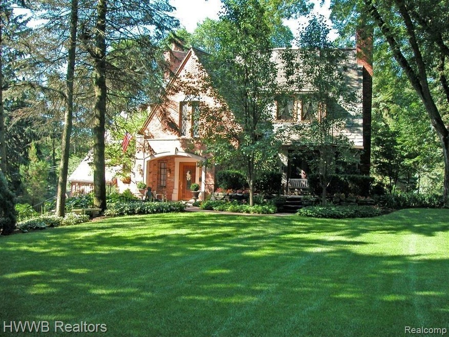 32023 Mountain View Rd, Franklin, MI 48025 - photo 1