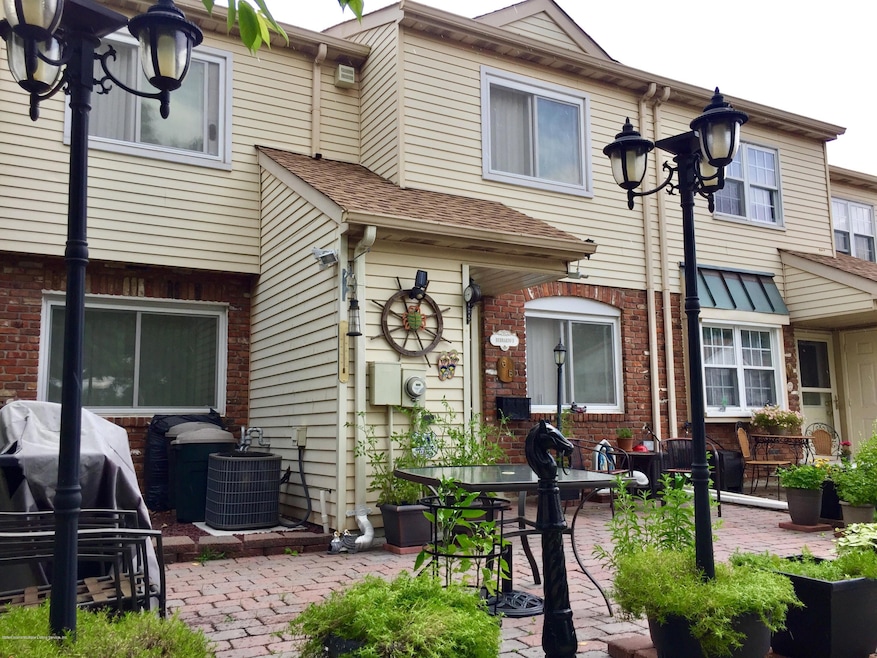 6 Revere Ln unit B, Staten Island, NY 10306 - photo 1