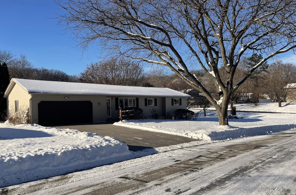 3557 Skyline Dr, Red Wing, MN 55066 - photo 1