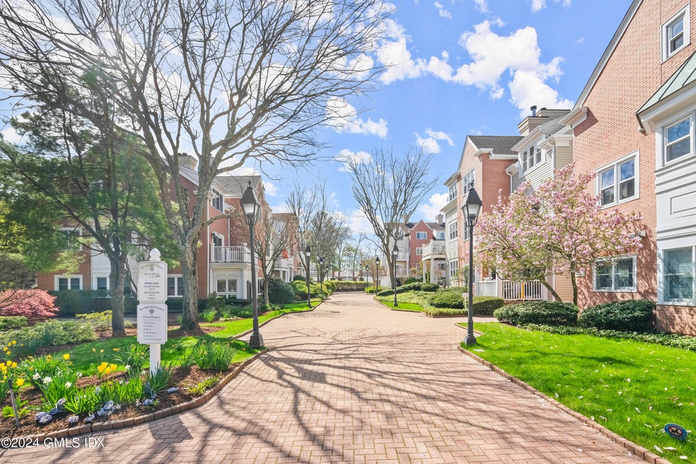 Sold $910,000 • Co-Listing Agent