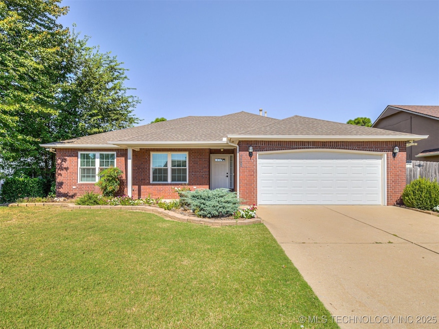 708 E Kansas St, Broken Arrow, OK 74012 - photo 1