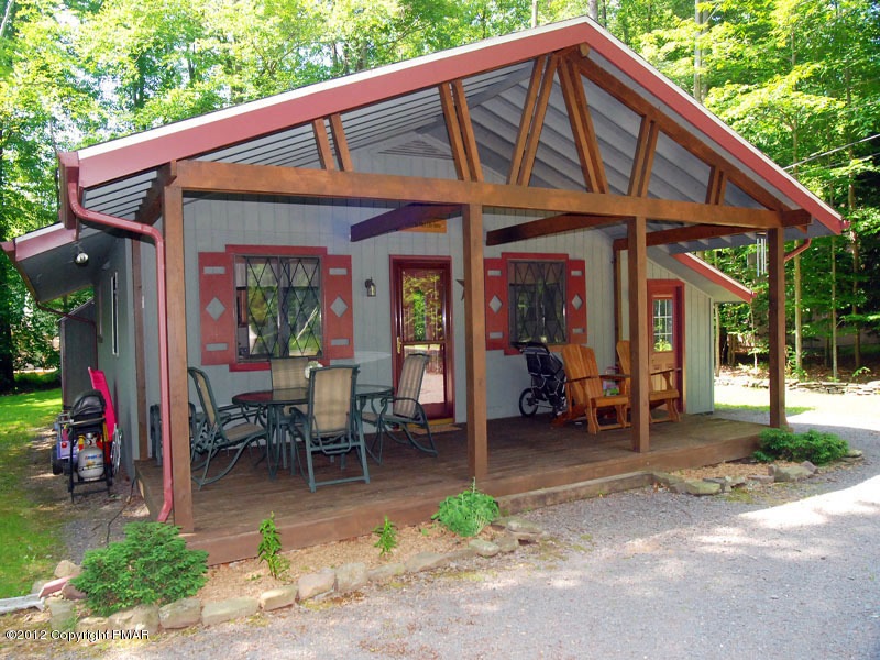 116 Gross Dr, Pocono Pines, PA 18350 - photo 1