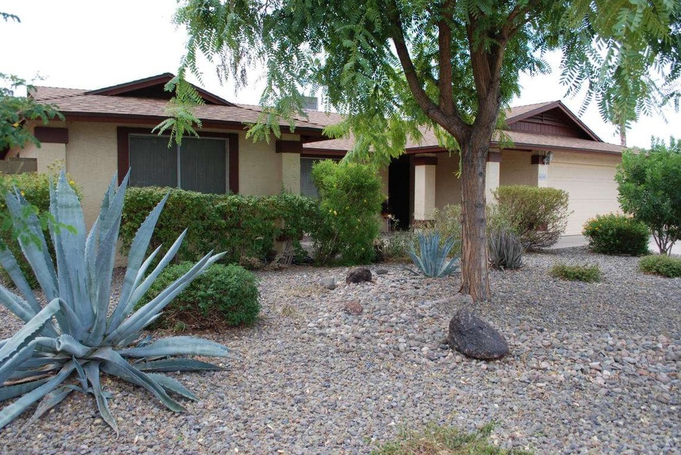 Desert Hills nice front