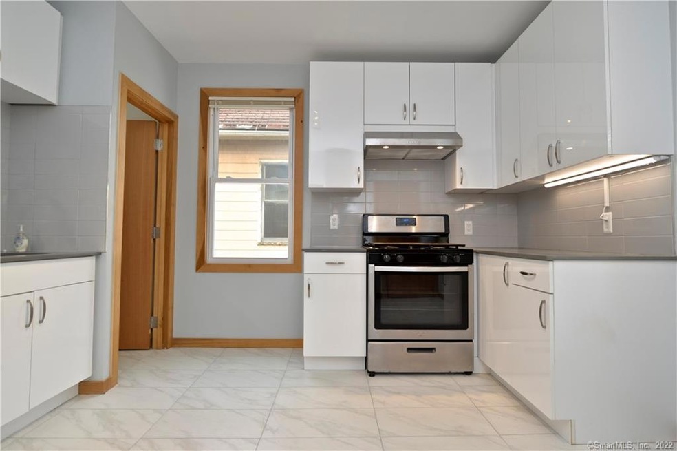 359 Gregory St unit 1, Bridgeport, CT 06604 - photo 1