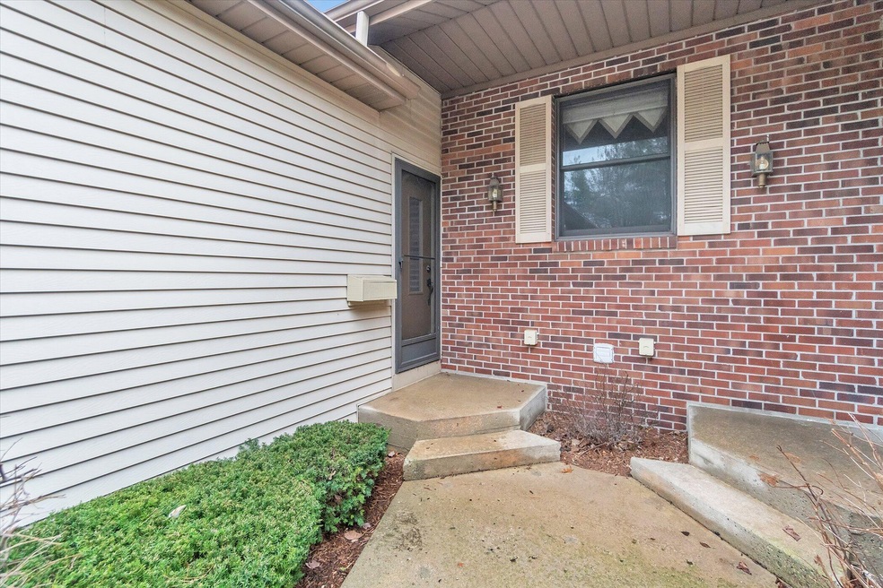 05-7070-Springtree-Ln-WindowStill-Real-E