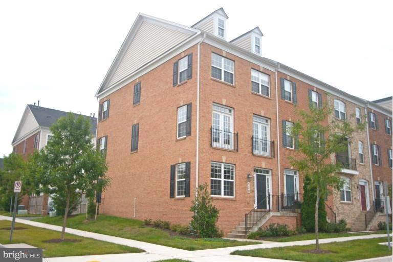 739 Hidden Marsh St, Gaithersburg, MD 20877 - photo 1