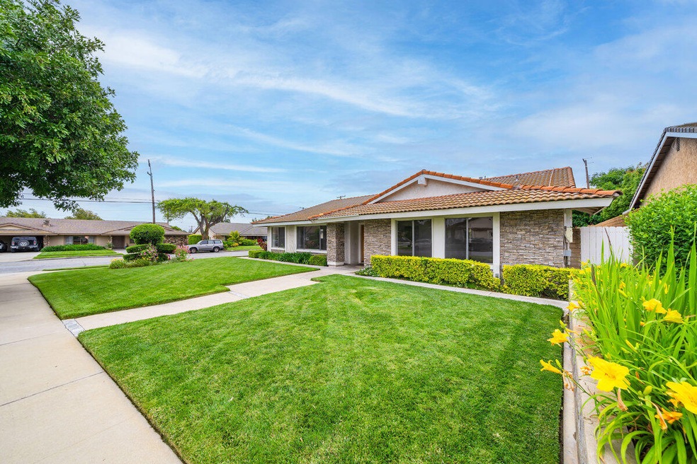 1405 N Stanford Way, Upland, CA 91786 - photo 1