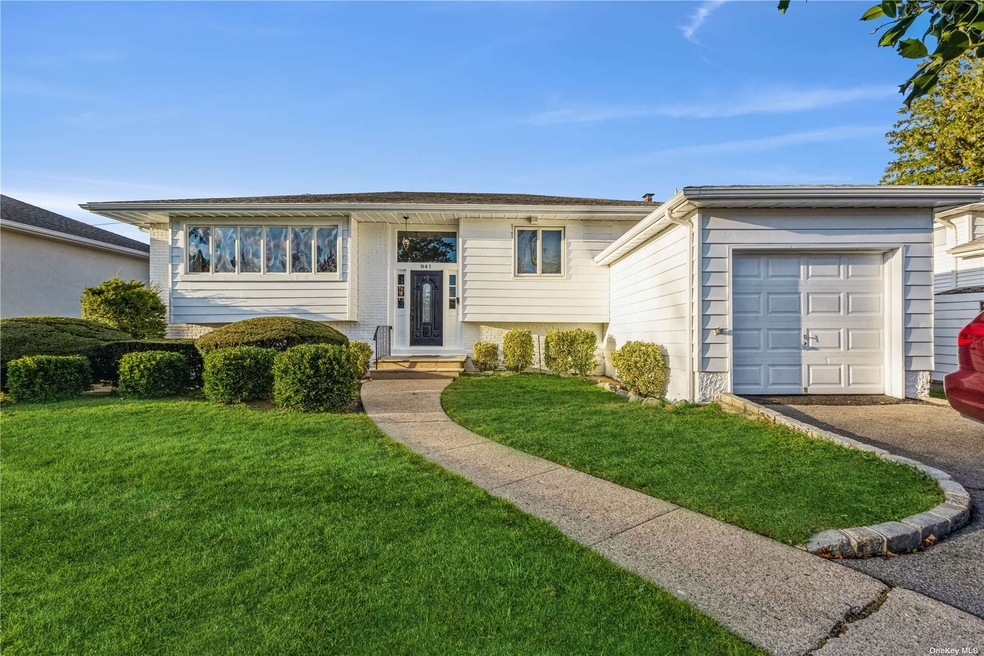841 Talbot Ave, Valley Stream, NY 11581 - photo 1