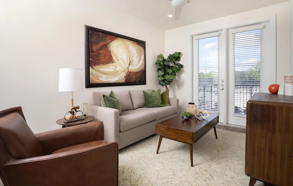 1690 North Loop unit 288, Houston, TX 77009 - photo 1