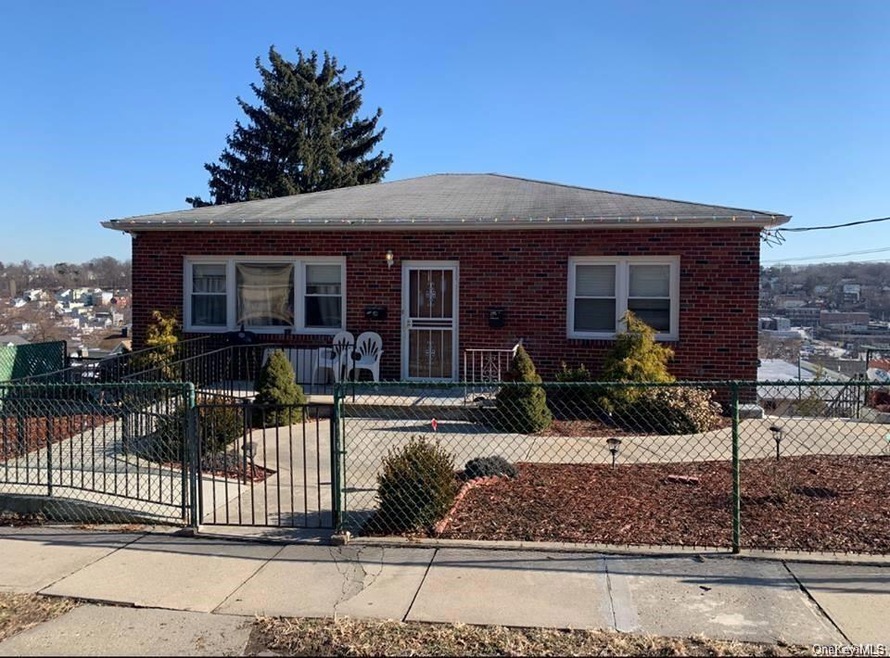 330 Edwards Place unit 1, Yonkers, NY 10703 - photo 1