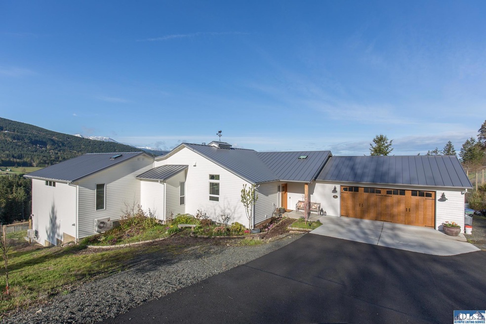 Sold $1,147,900 • Co-Listing Agent