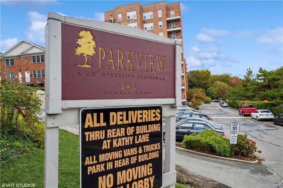245 Rumsey Rd unit 4S, Yonkers, NY 10701 - photo 1