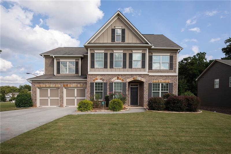 Commanding curb appeal in a boutique neighborhood 