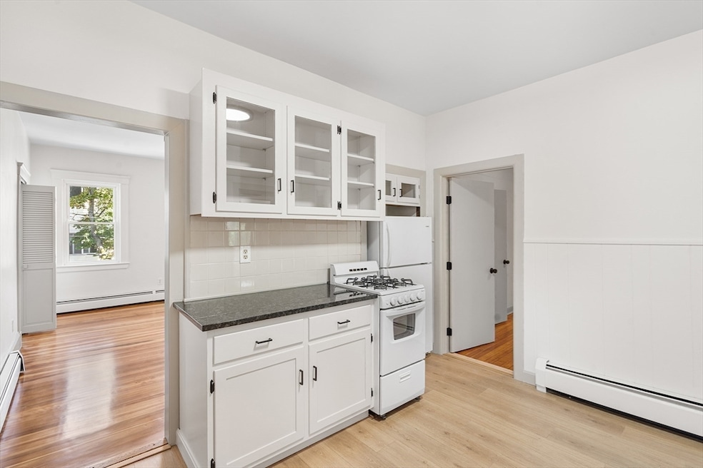 31 Hunting St unit 2, Cambridge, MA 02141 - photo 1