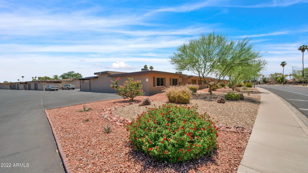 13873 N Thunderbird Blvd, Sun City, AZ 85351 - photo 1