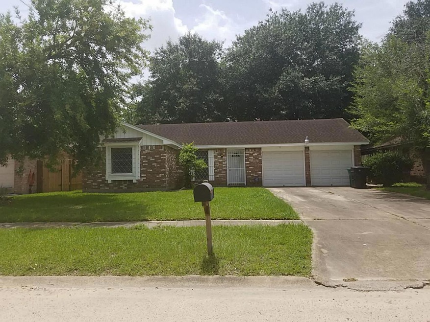 1727 Mosher Ln, Houston, TX 77088 - photo 1