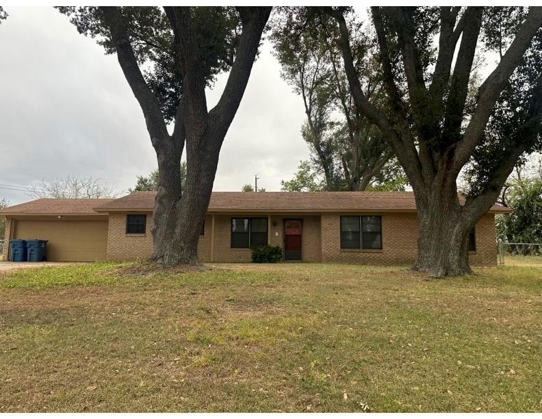 3206 Bogota St, Athens, TX 75752 - photo 1