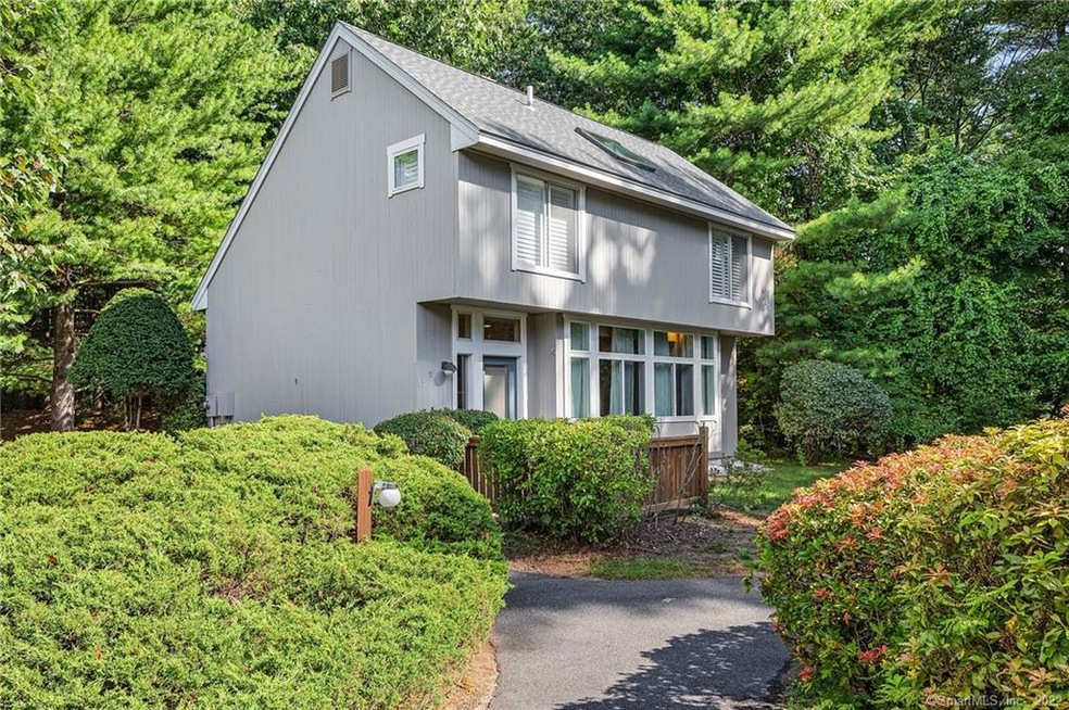 9 Pepperidge Ct unit 9, Simsbury, CT 06070 - photo 1