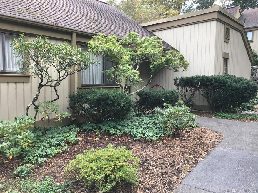 657 Heritage Village unit B, Southbury, CT 06488 - photo 1