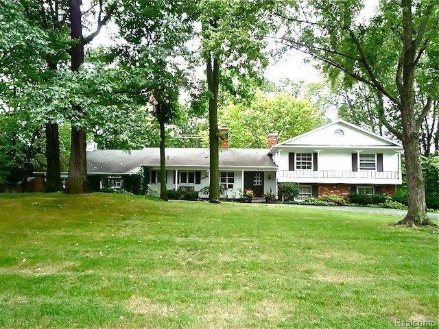 5060 Forest Way, Bloomfield Hills, MI 48302 - photo 1