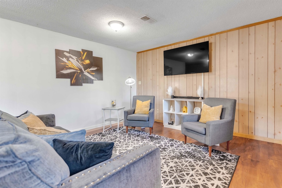 Pending $139,999 • Co-Listing Agent