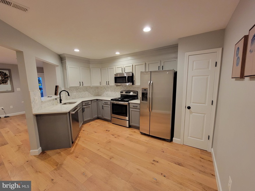 9207 Cardinal Forest Ln unit 18, Lorton, VA 22079 - photo 1