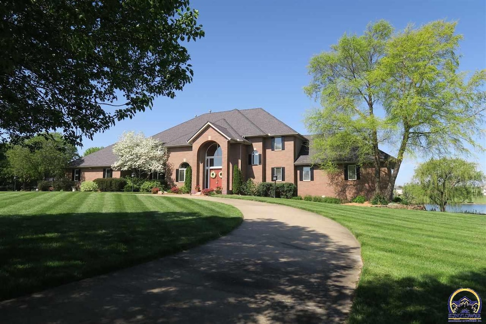 6213 SW South Pointe Dr, Auburn, KS 66402 - photo 1