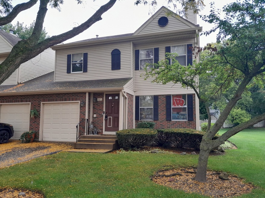 821 Perry Dr, Algonquin, IL 60102 - photo 1