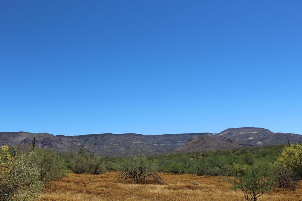 Panoramic Mountain Views