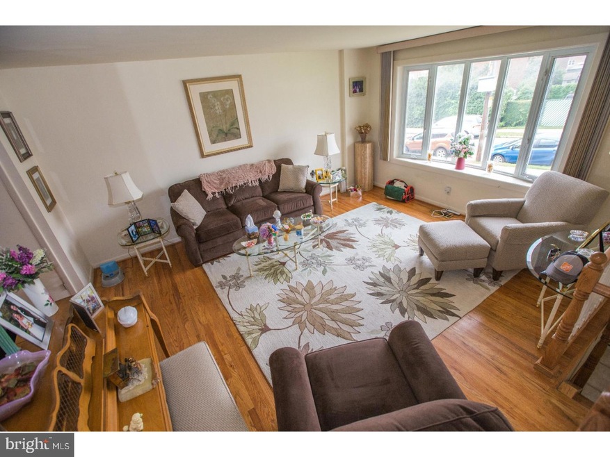 2807 Maxwell St, Philadelphia, PA 19136 - photo 1