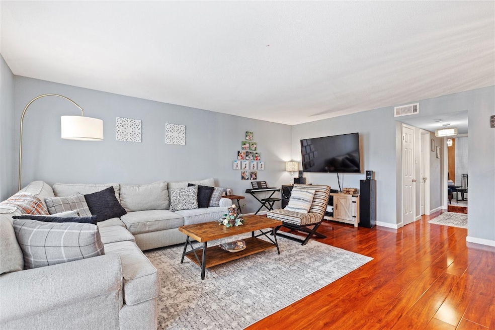 1525 W Sam Houston Pkwy S, Houston, TX 77042 - photo 1