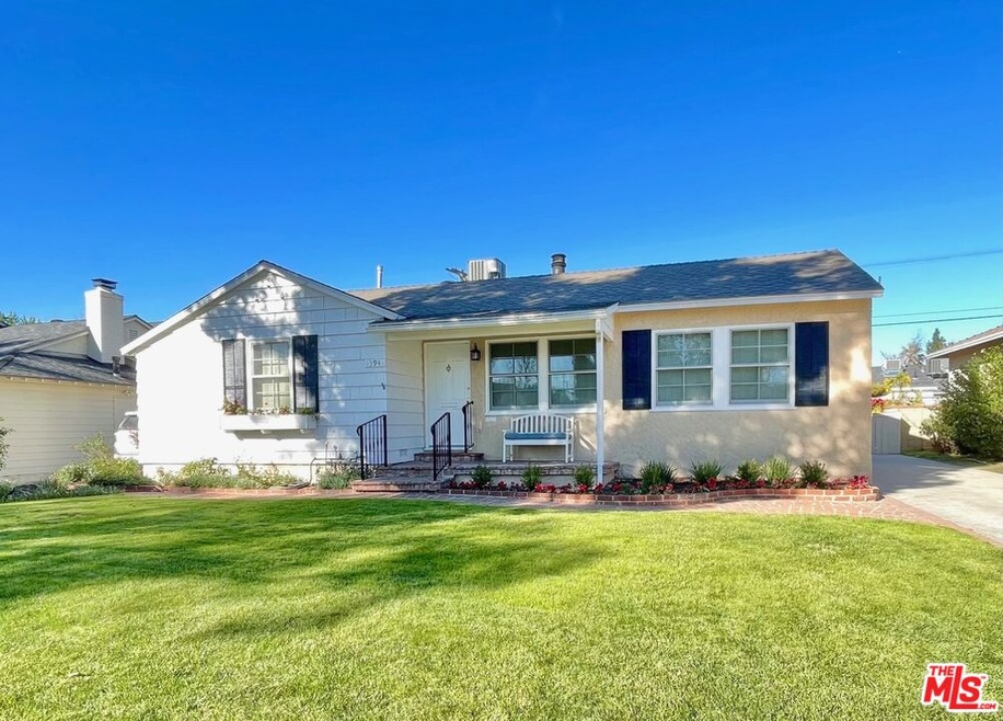 13941 Peach Grove St, Sherman Oaks, CA 91423 - photo 1