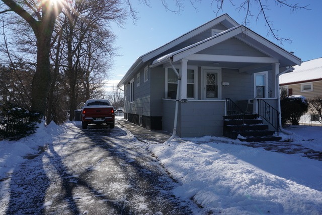 2013 Lloyd Ave, Waukegan, IL 60085 - photo 1