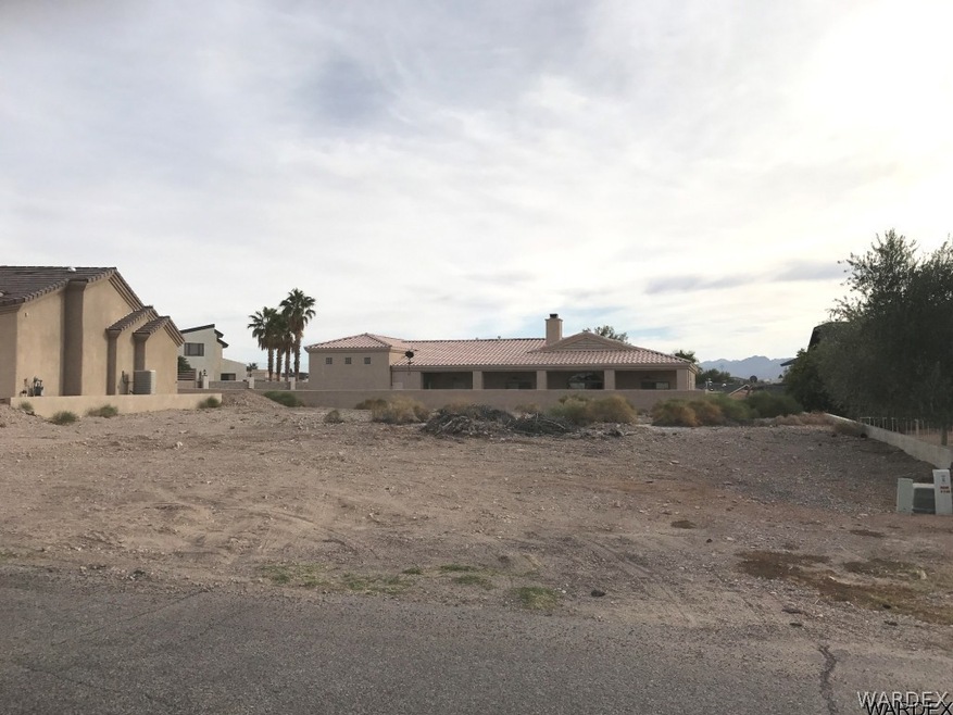 One lot off the Nassau Course