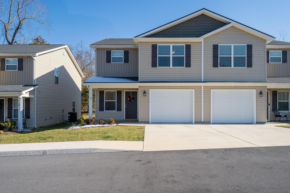 2927 Watauga Rd unit 5, Johnson City, TN 37601 - photo 1