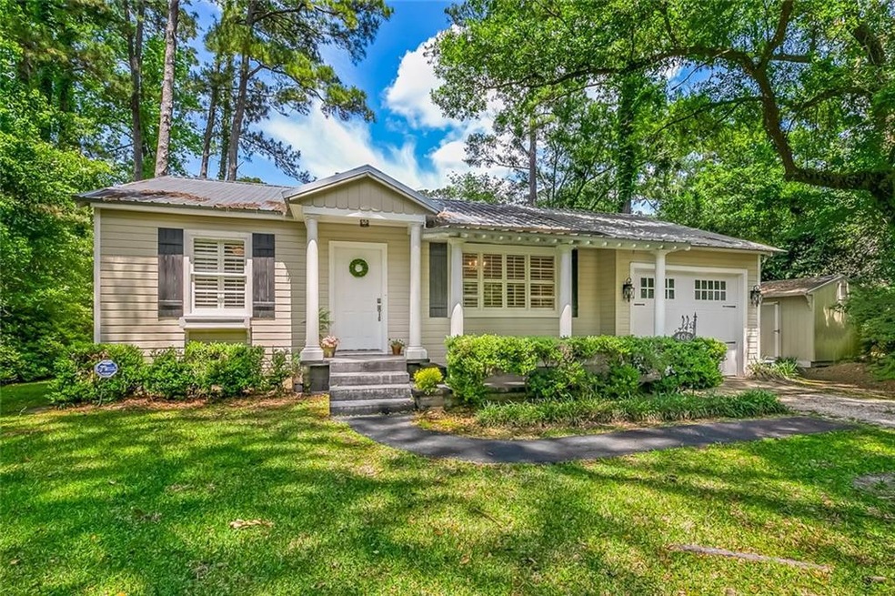 Charming cottage located on a beautiful, large cor