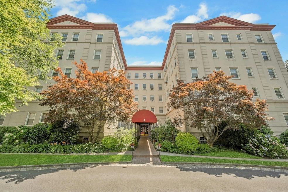 4 Park Ln unit 4F, Mount Vernon, NY 10552 - photo 1